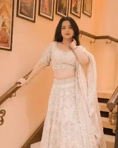 Escort Deori